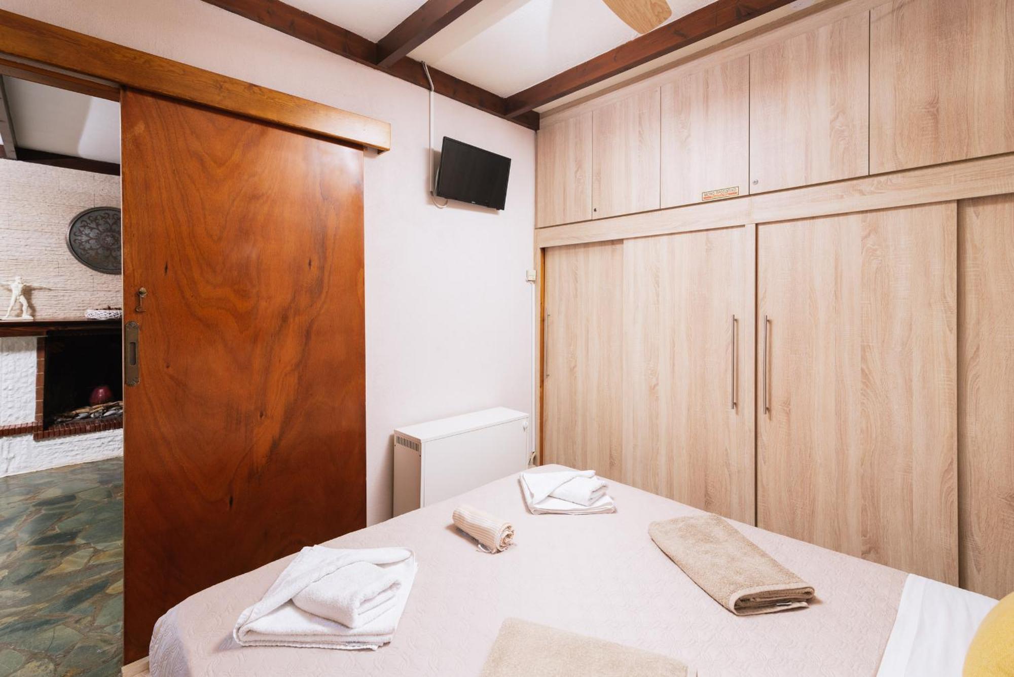 Wooden Beach House Gerani  Esterno foto