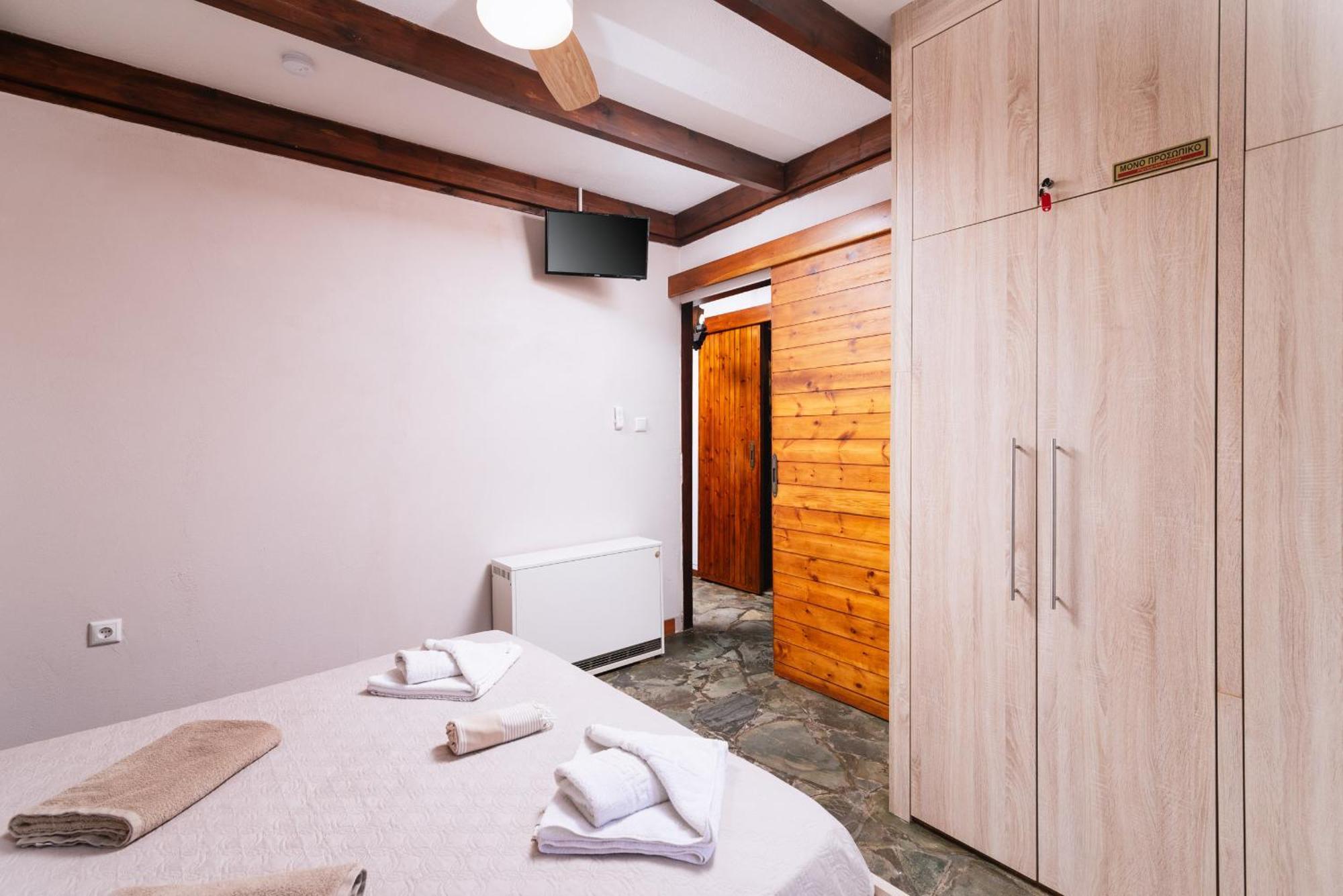 Wooden Beach House Gerani  Esterno foto